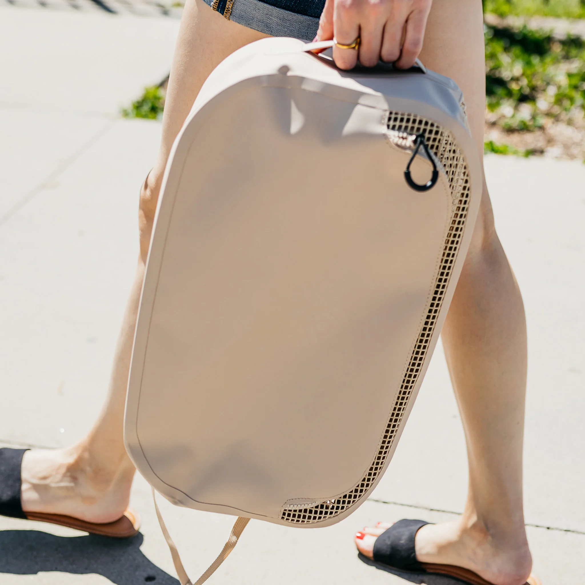 CASSI | Backpack | Dual-Compartment 18L Daypack - Image 36